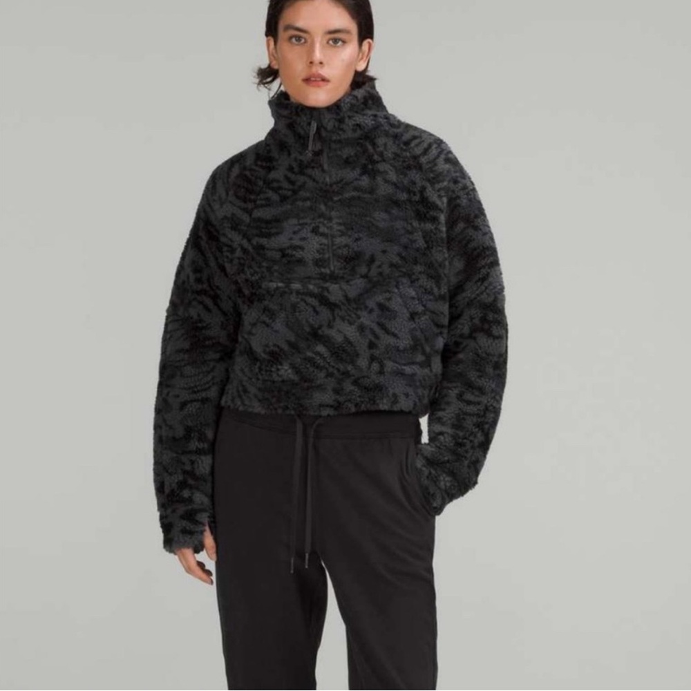 Lululemon fluffy scuba